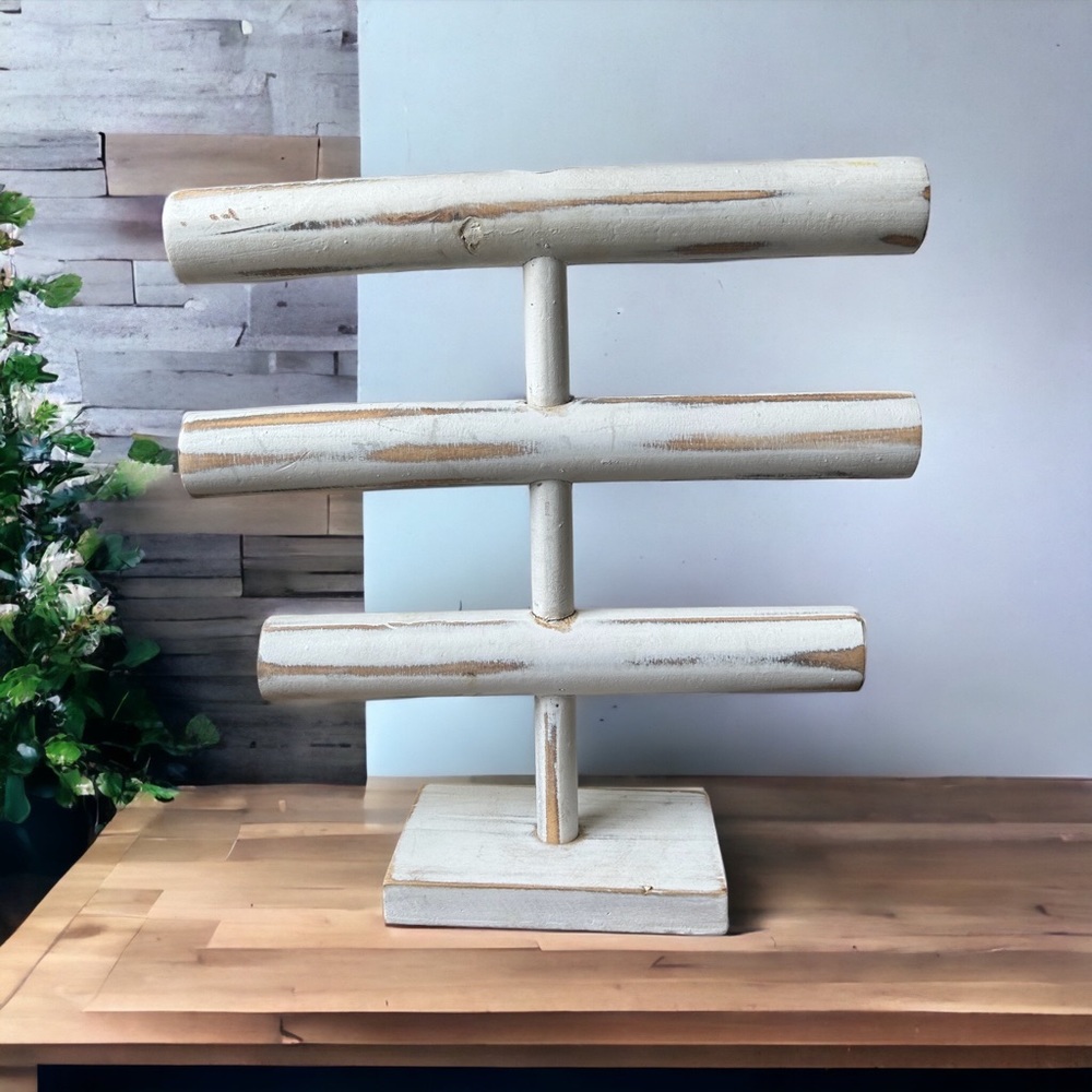 Wooden Distressed Jewelry Holder 🤍
